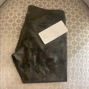 Wunder Under green camo Lululemon Camo Leggings size 8